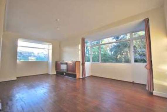 4 bedroom End of Ter...